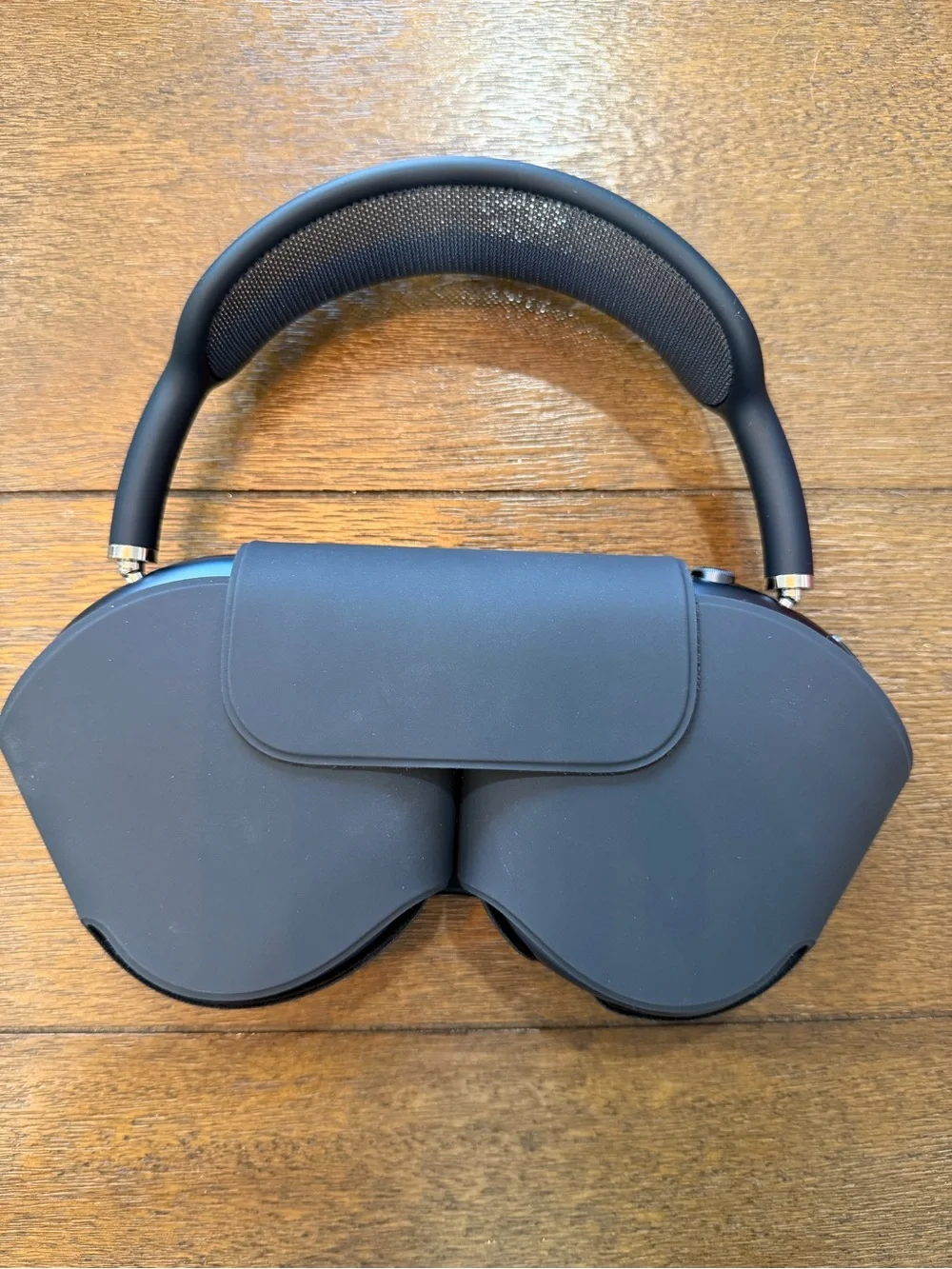 Apple selling pair
